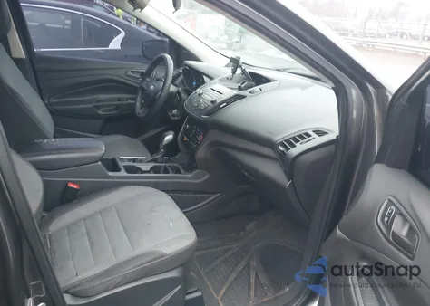 2017 Ford Escape S z USA, uszkodzony, nr VIN 1FMCU0F78HUB26094